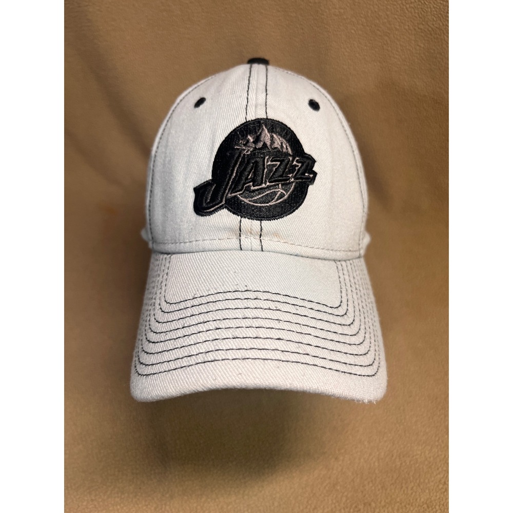 New Era Utah Jazz 39THIRTY Stretch Fit Hat Gray Black Mountain Logo NBA Cap - Picture 2 of 10